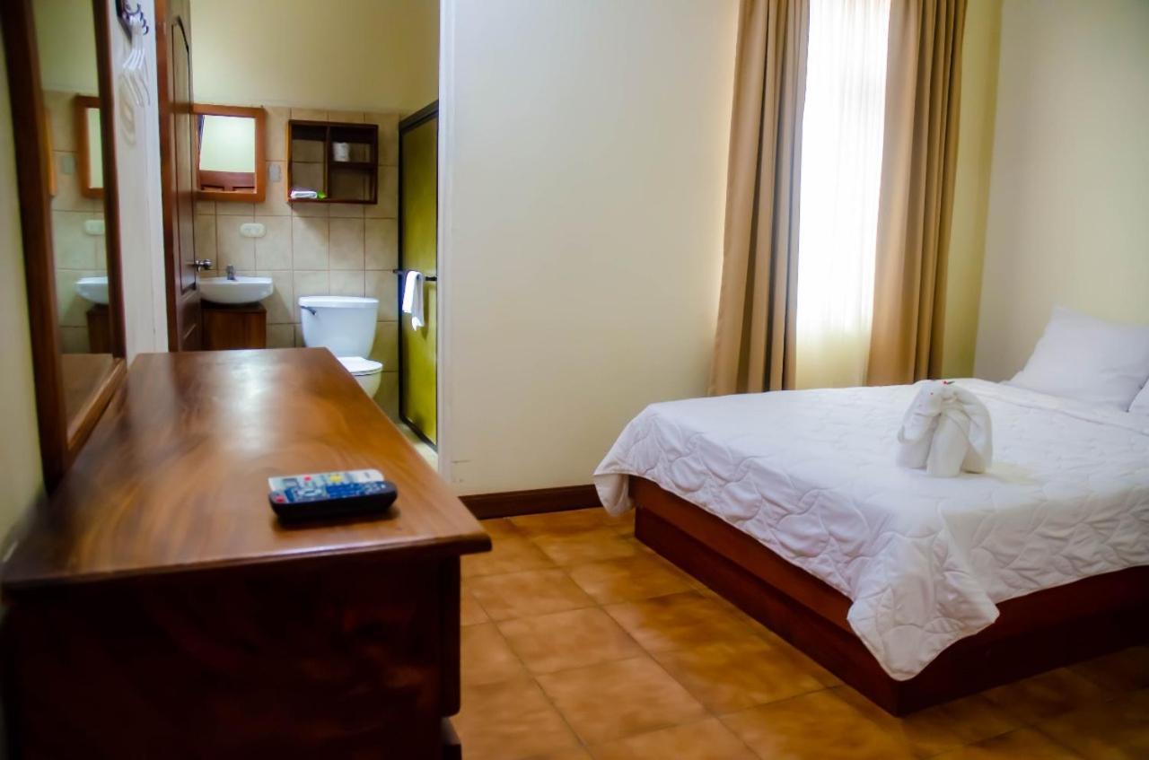 Hotel & Villas Huetares Плая Eрмоса Екстериор снимка