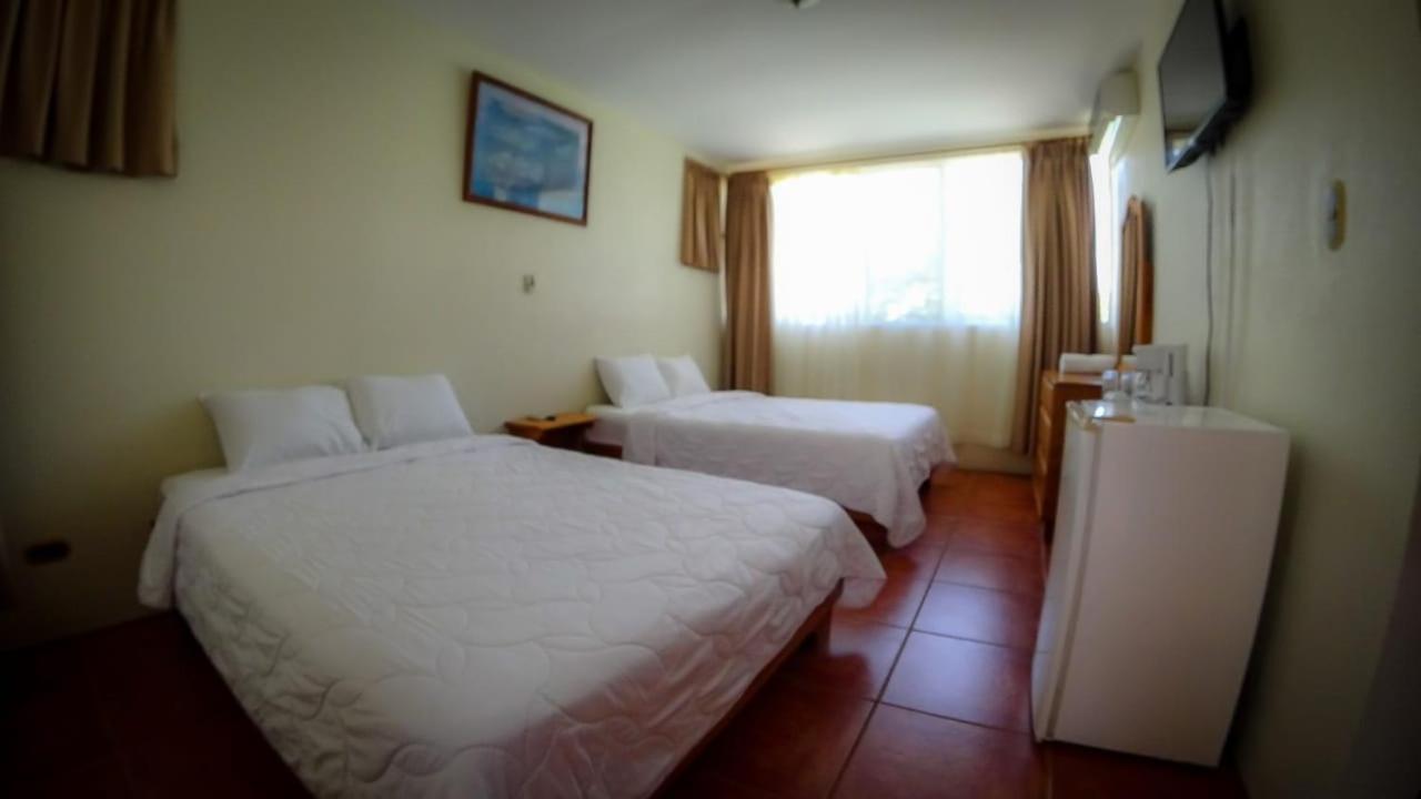 Hotel & Villas Huetares Плая Eрмоса Екстериор снимка