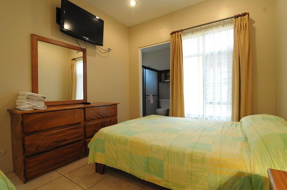 Hotel & Villas Huetares Плая Eрмоса Екстериор снимка