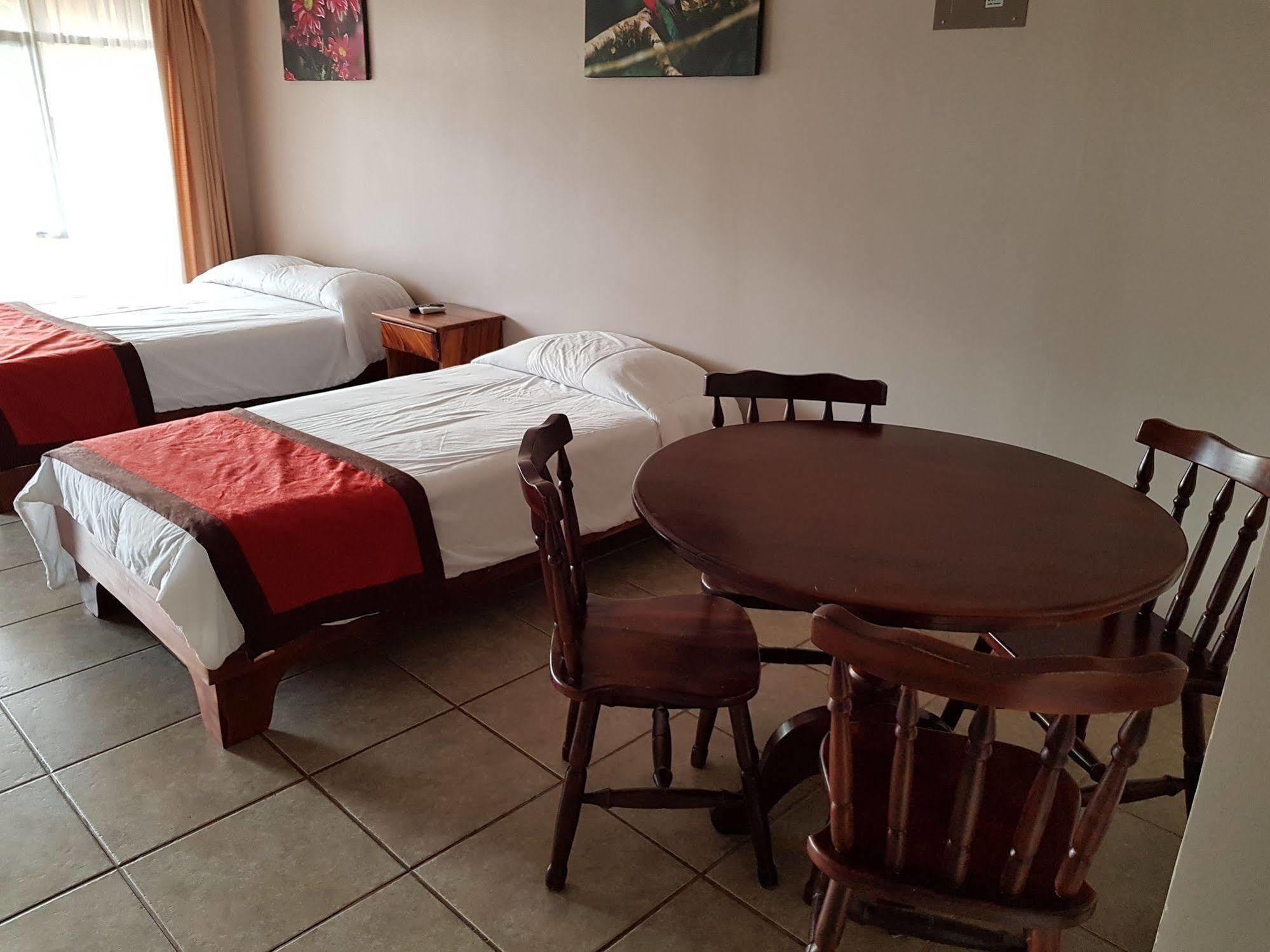 Hotel & Villas Huetares Плая Eрмоса Екстериор снимка