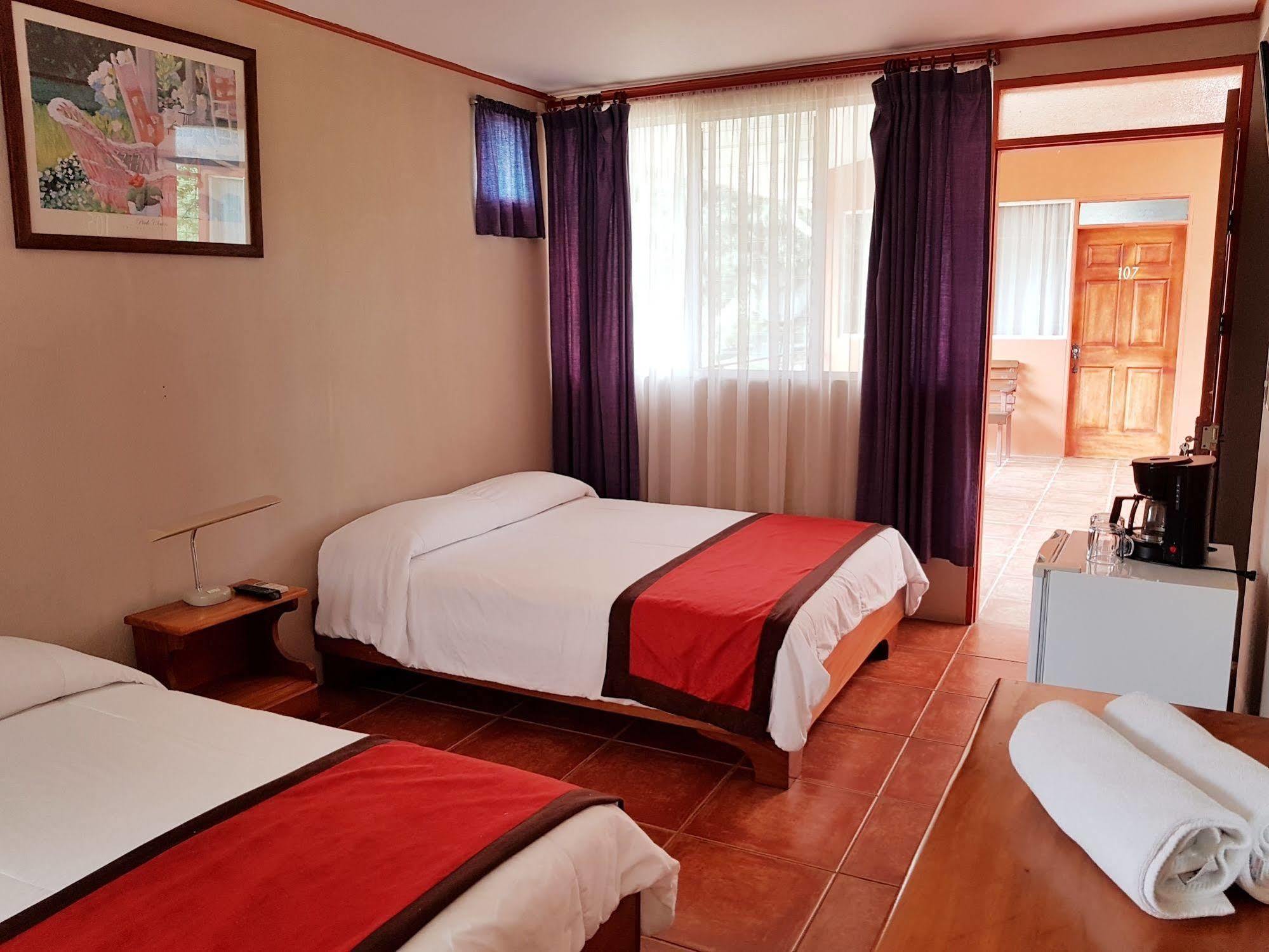Hotel & Villas Huetares Плая Eрмоса Екстериор снимка